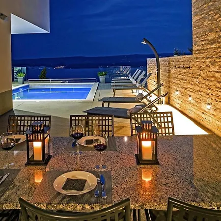 Luxurious Home In Celina With Sauna 塞莱纳