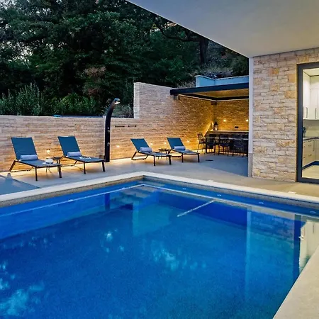 Luxurious Home In Celina With Sauna 度假居 塞莱纳