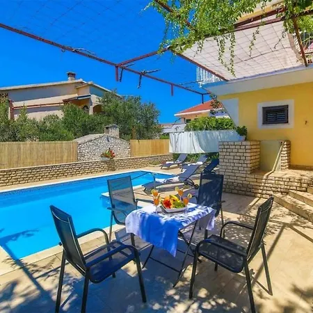 Holiday home Awesome In With Wifi Vinisce